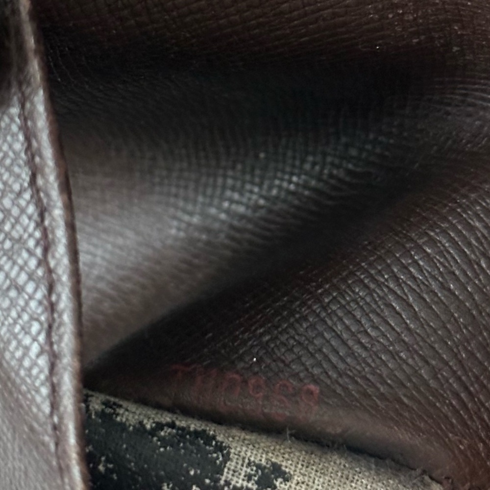 100% Authentic Extremely Damaged Louis Vuitton Damier 4-ring Key Card Case - Picture 9 of 10